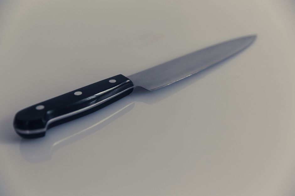주방칼 관리 꿀팁, 칼날 세척, 칼갈이, 녹 제거, 칼 보관, 안전한 칼 폐기
