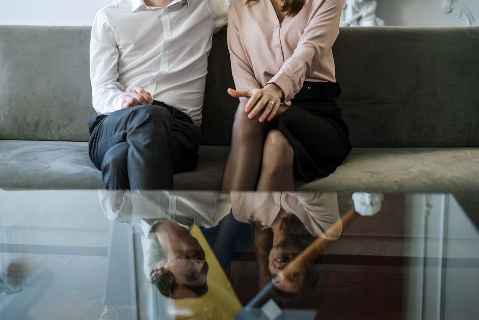사람 사이의 적절한 거리감과 심리적 안정을 나타내는 이미지