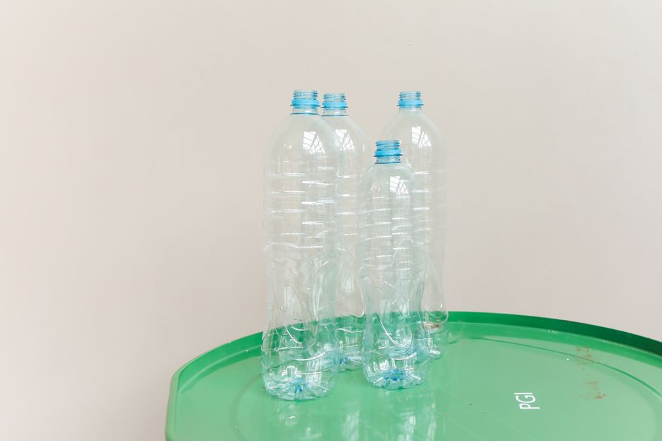 🧠 아직도 [밀폐용기 냄새]로 고통받으시나요? 설거지론 안 빠지는 '김치/반찬 냄새' 1분 만에 지우는 과학적 살림법 5가지